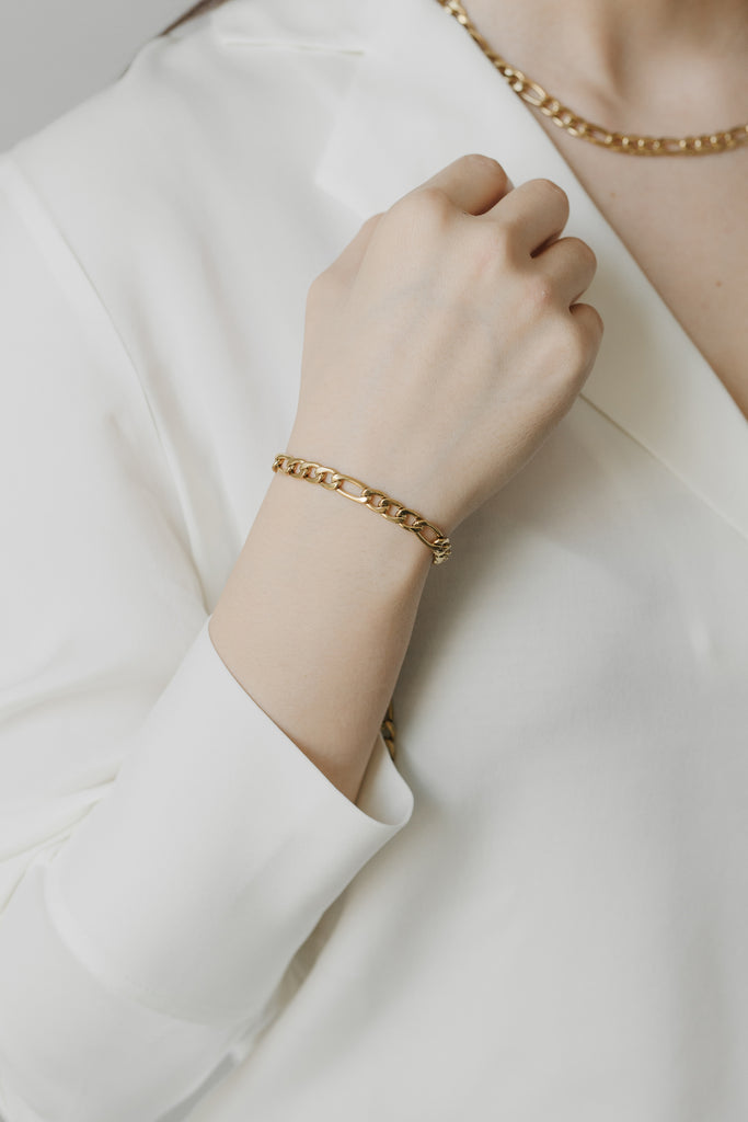 Essentials Figaro Chain Bracelet 6mm