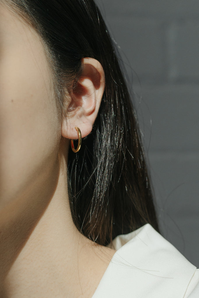 Essentials Seamless Hoop Earrings 18mm