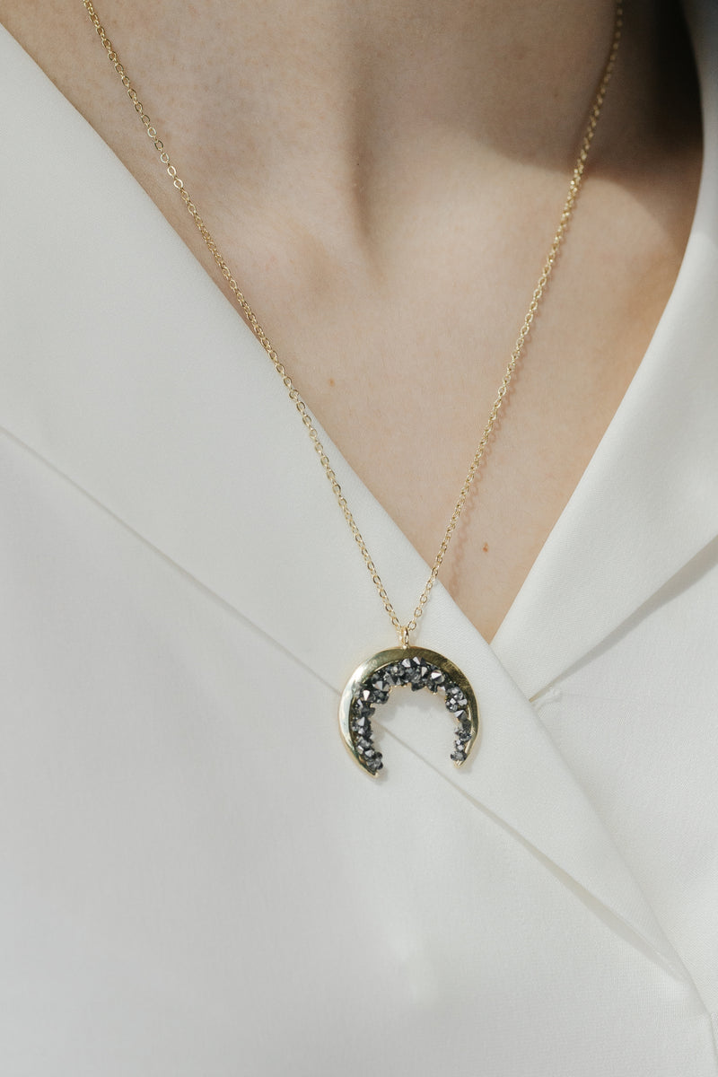 Noir Tusk Necklace