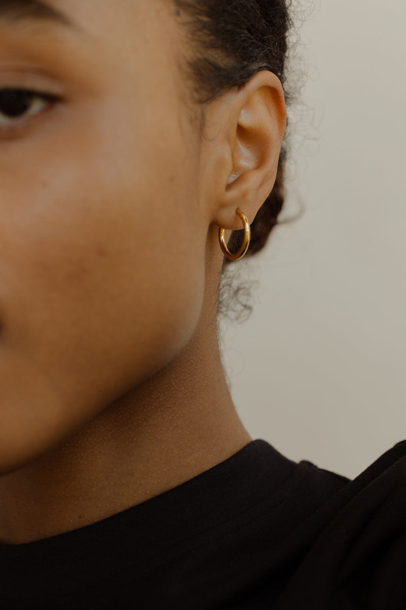 Essentials Seamless Hoop Earrings 18mm