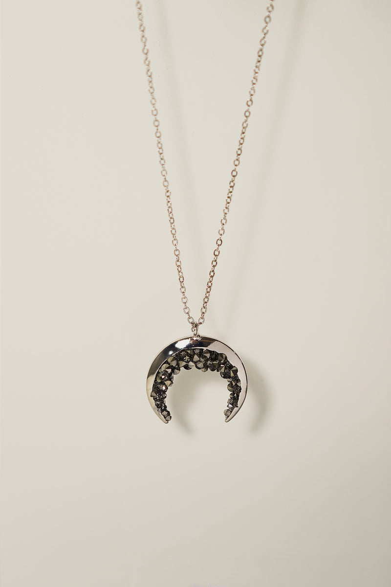 Noir Tusk Necklace